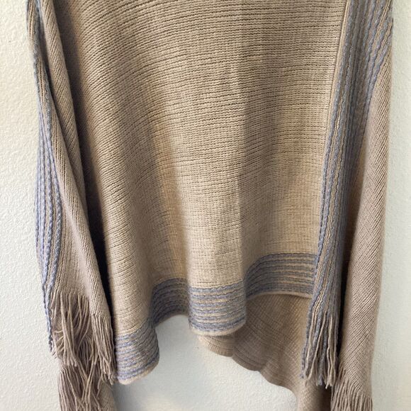 MAX EDITION Knit Poncho Asymmetrical Acrylic Size Sm/Med Fringe Boho Artsy - Picture 12 of 14